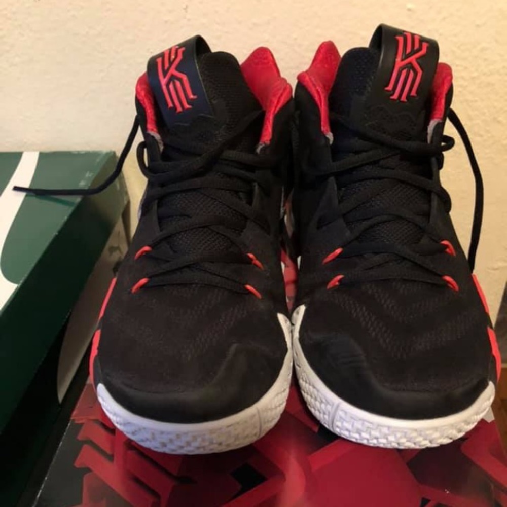 Kyrie 4 size 11.5 Think 16 - 41 for the Ages
